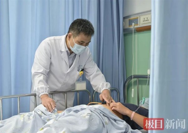 蓝乔配资 膀胱要“炸”了！14岁少年做B超震惊医生！整整38颗……专家郑重提醒